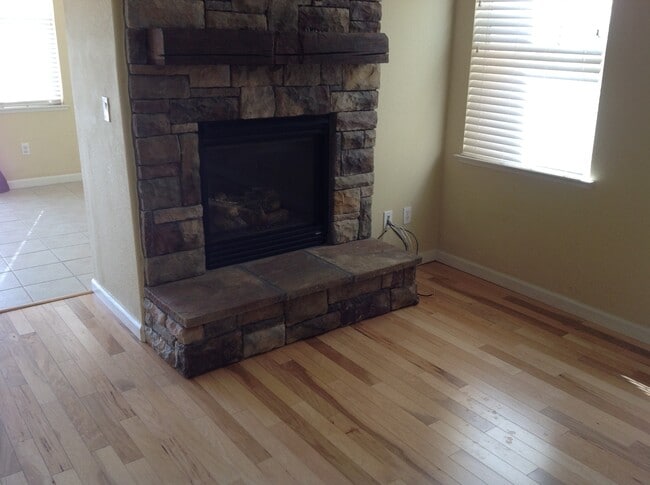 Building Photo - 3843 Artadi Dr