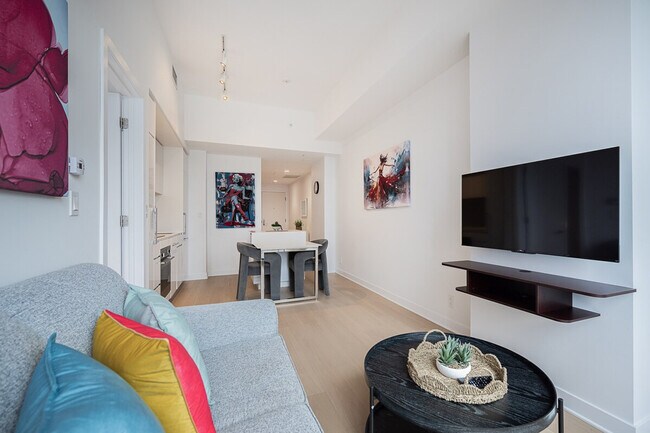 Photo du bâtiment - 815 Rue de la Montagne