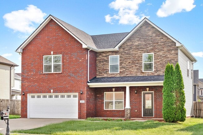 Building Photo - Pet Friendly Four Bedroom with Bonus!