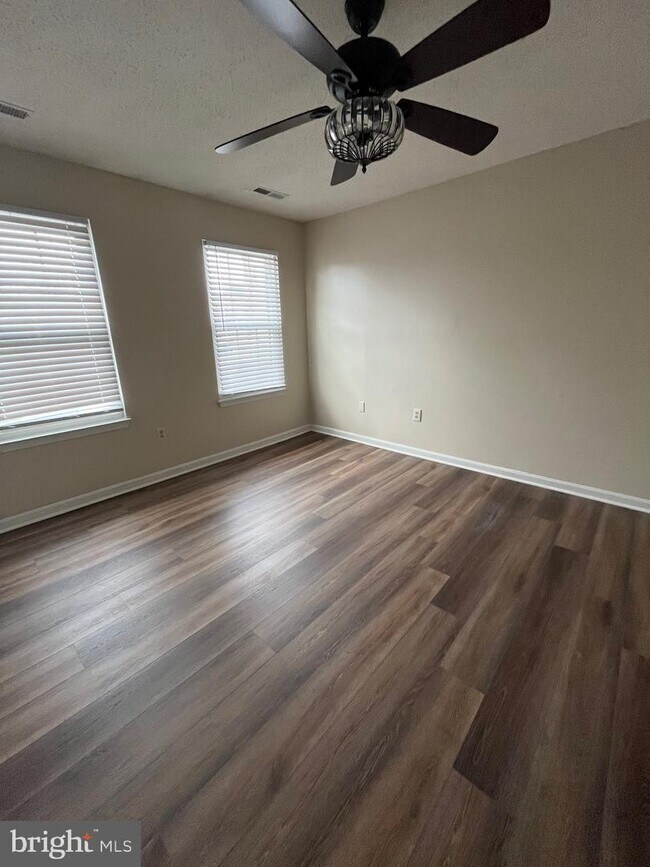 Foto del edificio - 918 Lake Overlook Dr