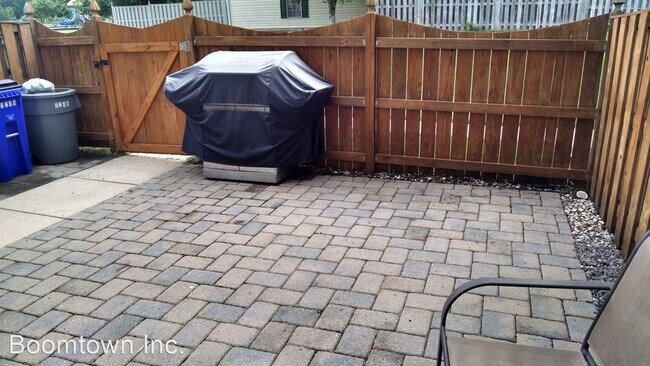 Building Photo - 3 br, 2.5 bath House - 5248 Regal Ct.