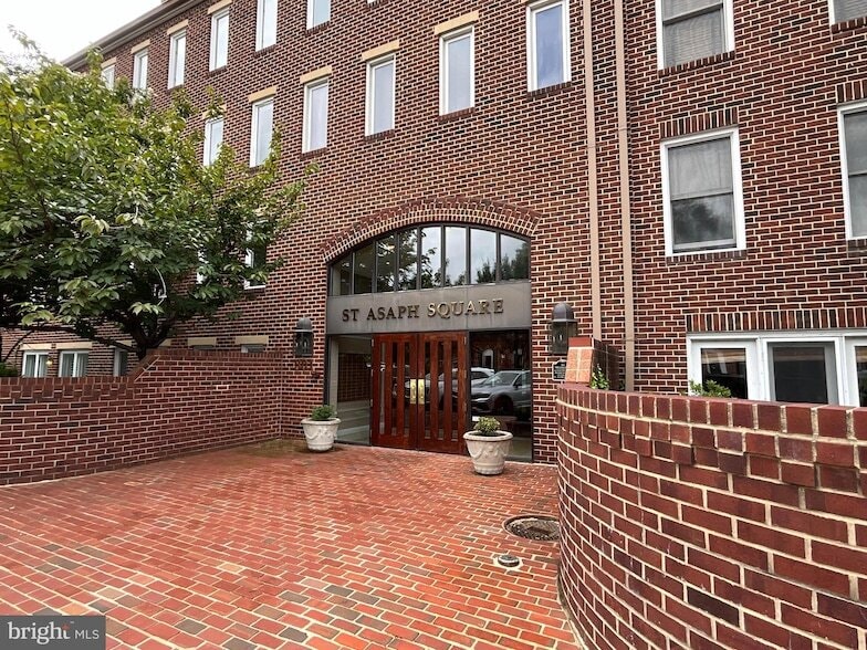 Primary Photo - 801 S Pitt St