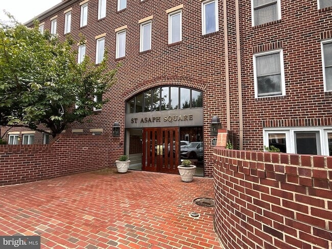Photo - 801 S Pitt St Apartment
