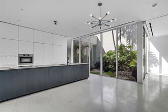 Building Photo - 1665 Alton Rd Building Photo - 1665 Alton Rd