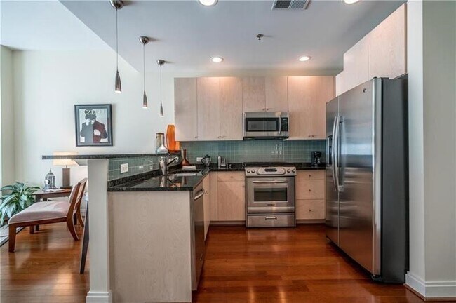 Foto del edificio - 905 Juniper St NE