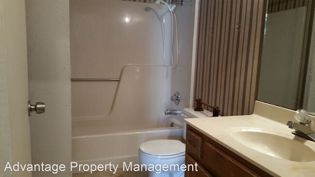 Building Photo - 2 br, 2 bath House - 16 Brierwood
