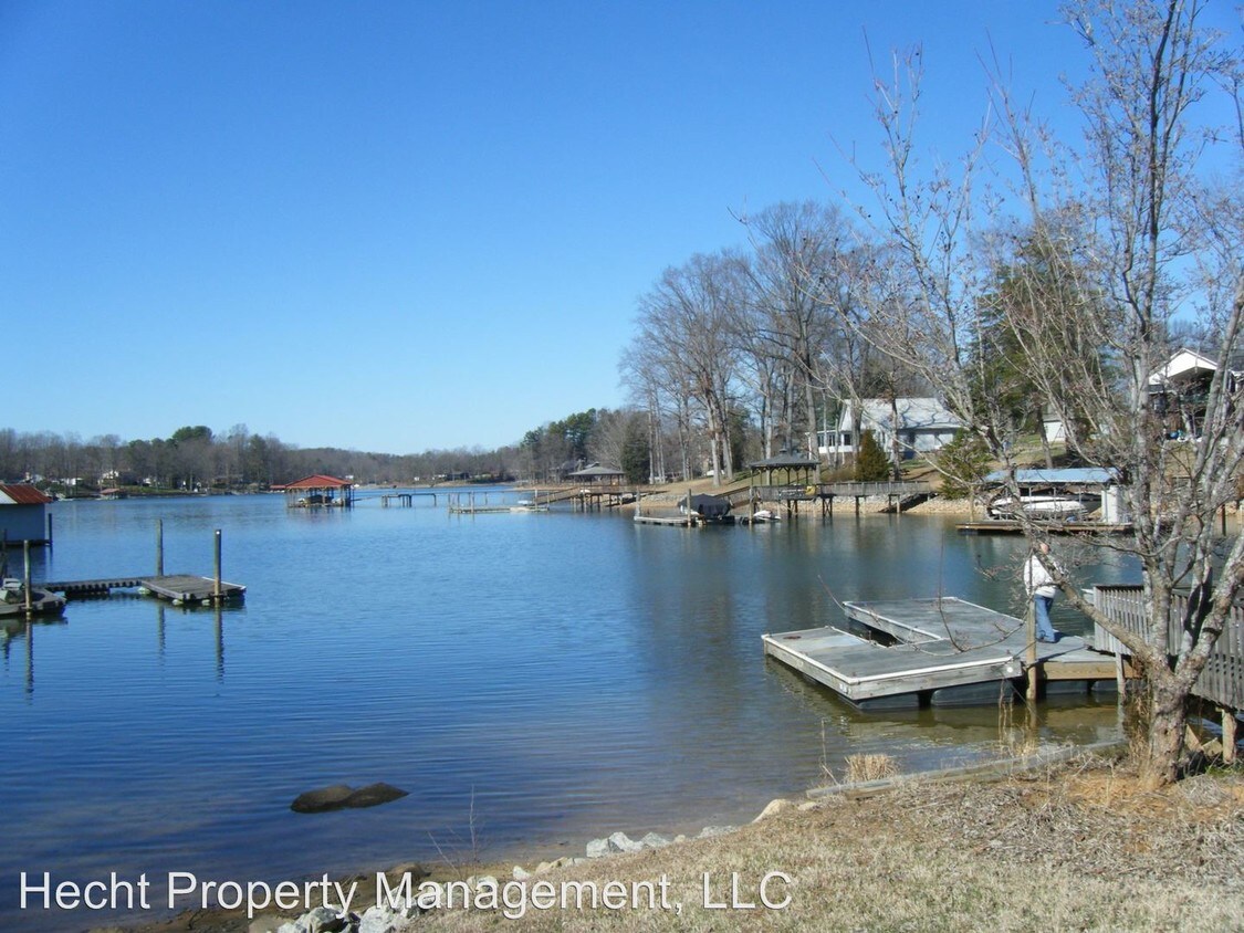 Foto principal - 4 br, 2 bath House - 4053 Chevlot Hills Rd.