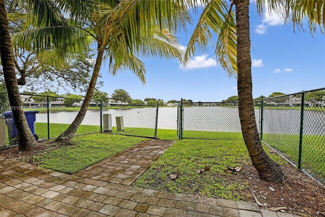 Foto del edificio - 388 NW 103rd Terrace