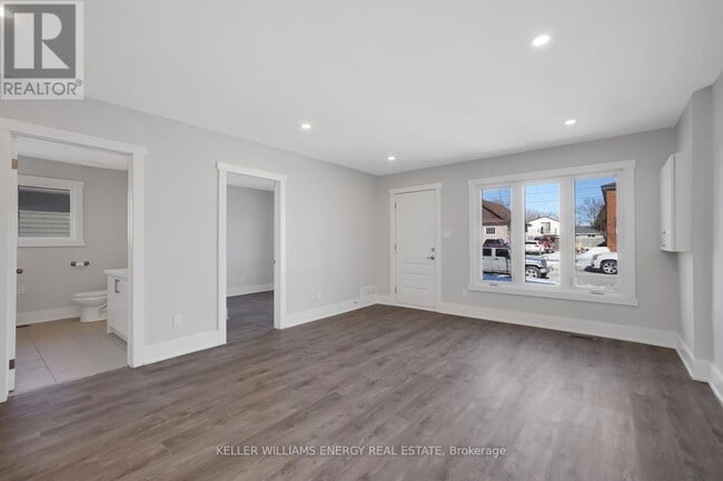 Building Photo - 89 Orchard View Blvd