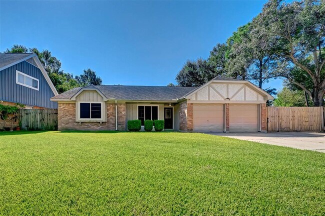 Building Photo - 1406 Pinecroft Dr