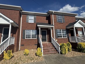 Building Photo - 814 Sevier St