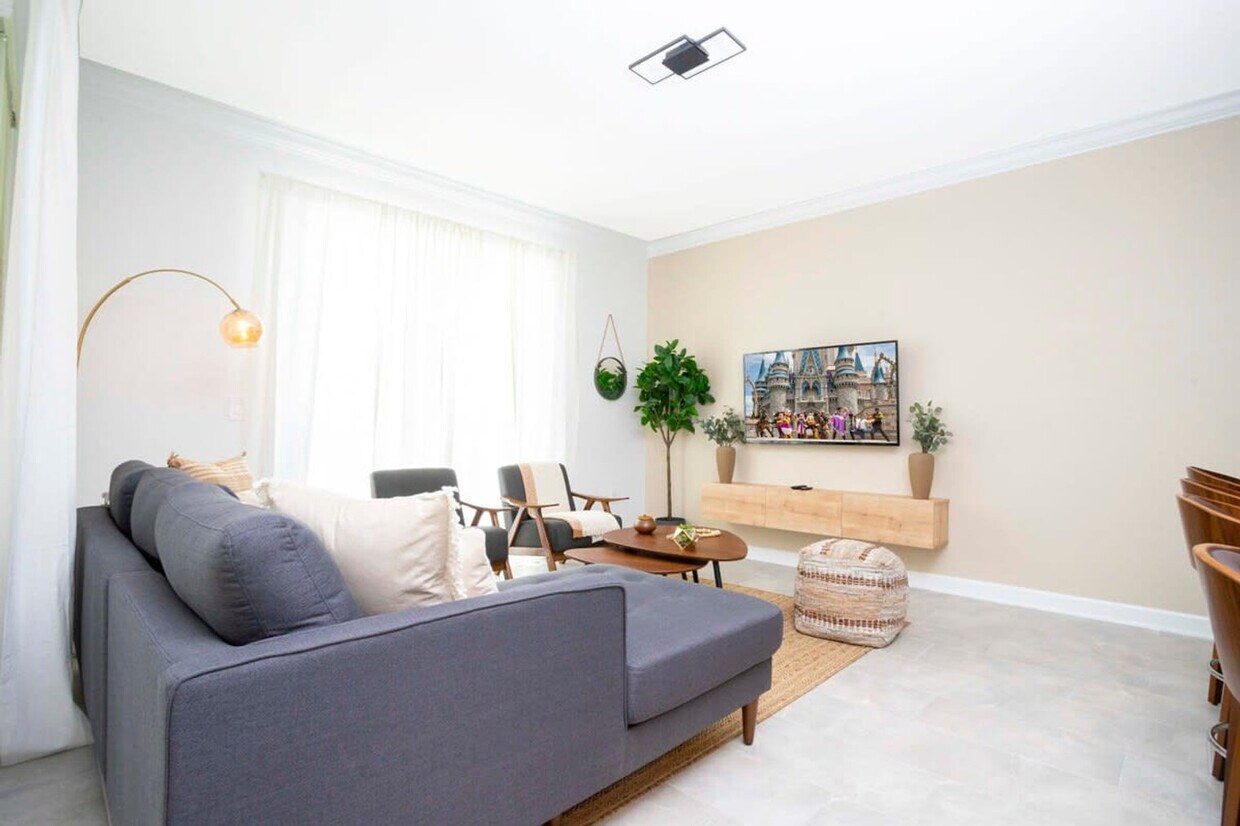Foto principal - 1120 Kingsbarn St