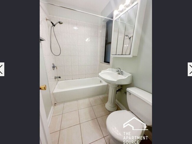 Foto del edificio - 4608 N Winchester Ave