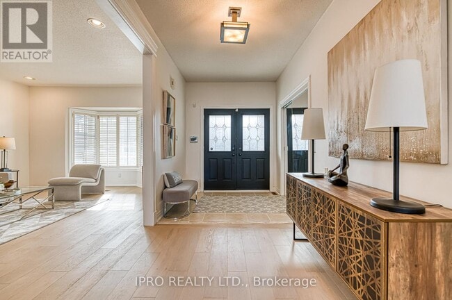 Building Photo - 462 Delaney Dr