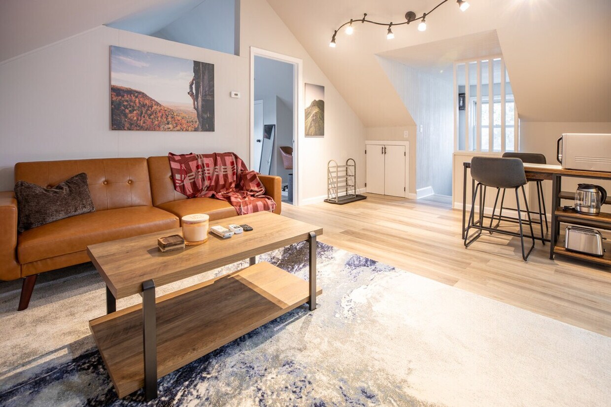 Foto principal - 254 Hawthorne Ave