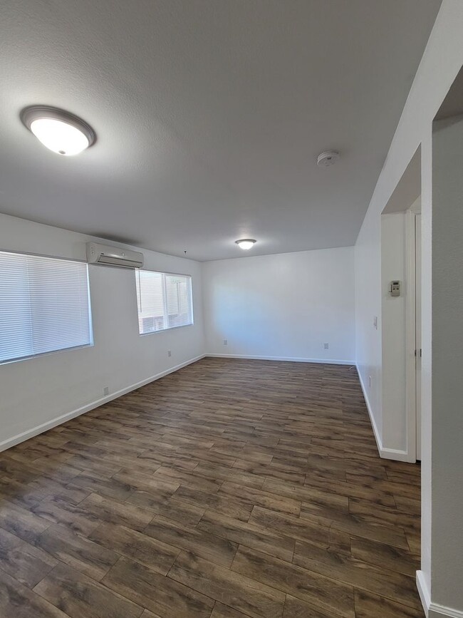 Building Photo - Stylish & Modern 1-Bedroom Retreat Steps f...