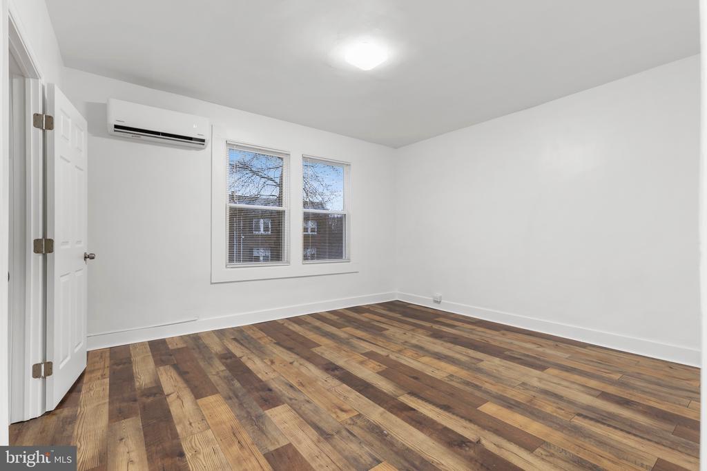 Primary Photo - 1512 Isherwood St NE