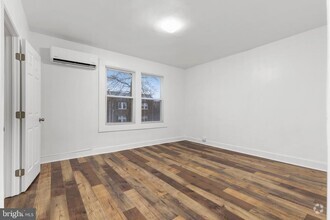 Building Photo - 1512 Isherwood St NE