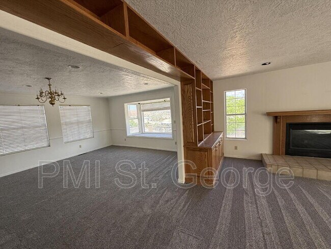 Building Photo - 2506 W Grandview Dr