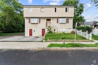 Building Photo - 4 Van Buskirk Ave