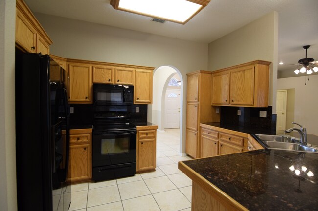 Foto del edificio - 708 Bullwhip Cir