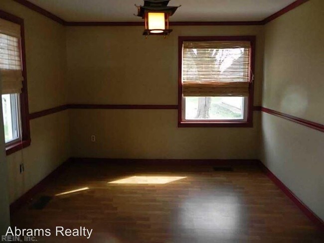Building Photo - 3 br, 2 bath House - 631 Surry St