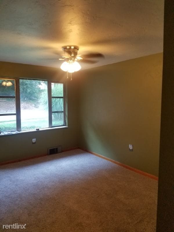 Building Photo - 1 br, 1 bath House - 242 Dakota Ave