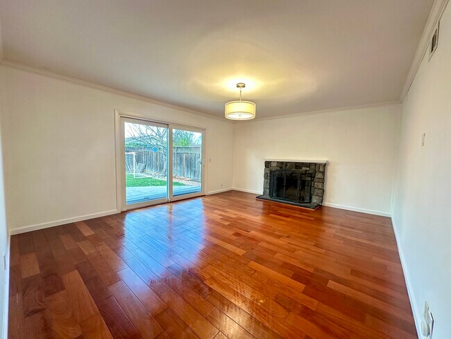 Foto del edificio - 1717 Gladstone Ave