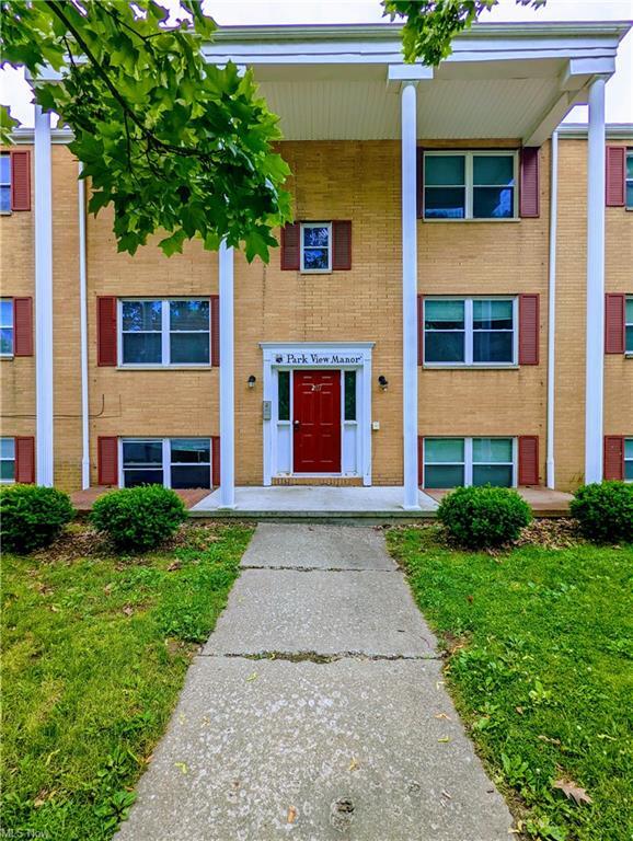Primary Photo - 211 Park Ave