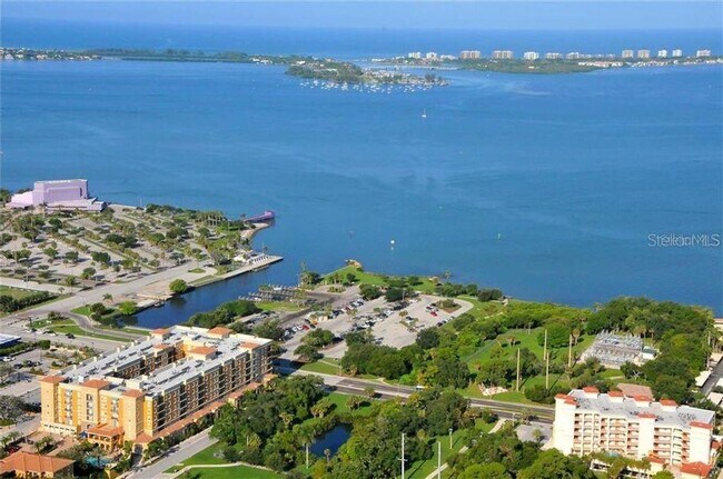 Foto del edificio - 1064 N Tamiami Trl