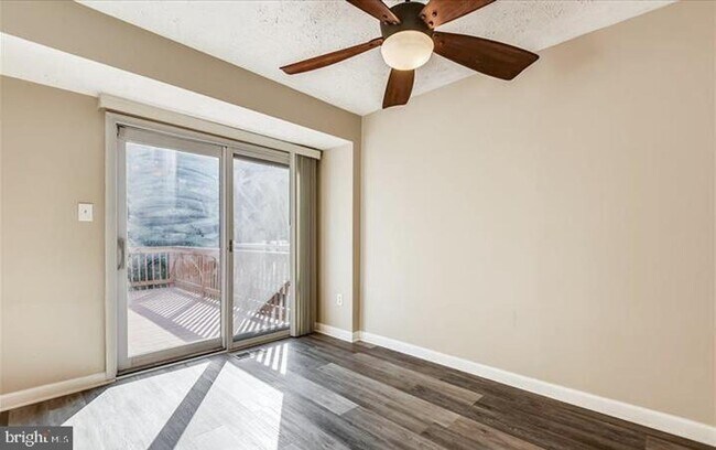 Foto del edificio - Spacious 3-Bedroom, 2.5-Bath Townhome in D...
