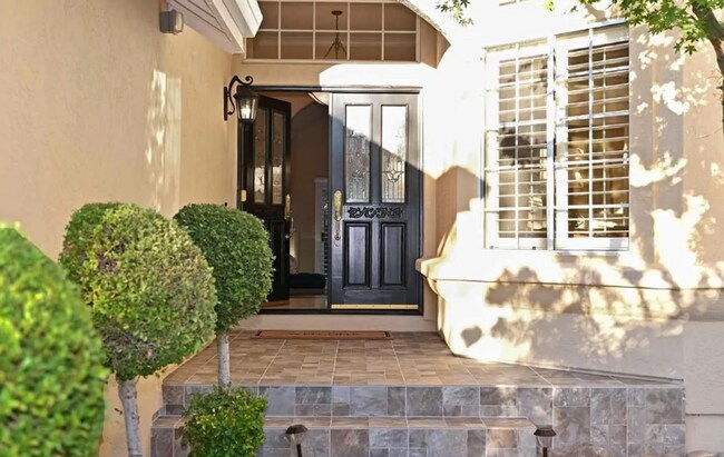 Building Photo - 4 Bedroom/2.5 Bath Home For Rent n Pleasan...