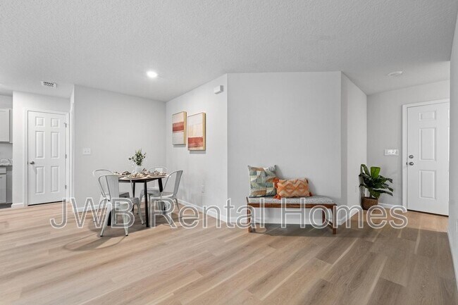 Building Photo - 926 Kenmore St