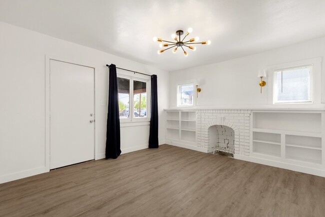 Building Photo - Brand new 3 bedroom renovation next to His...