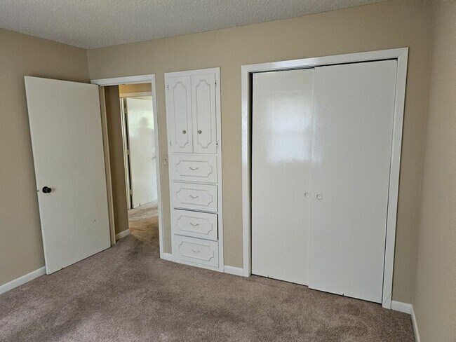 Building Photo - 2618 Elm Dr Meridian, MS