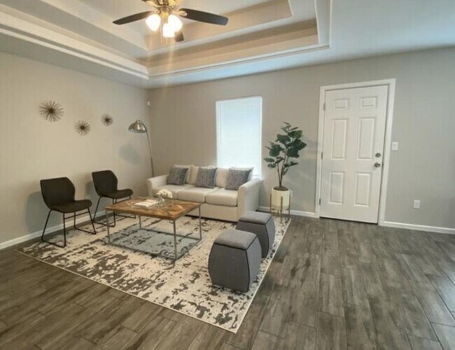 Foto del edificio - 1304 Petri Dr