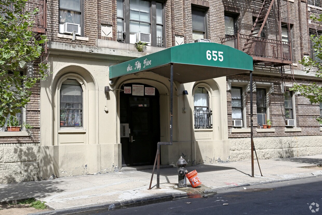 Foto del edificio - 655 W 160th St