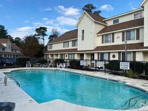 Building Photo - 510 Fairwood Lakes Dr
