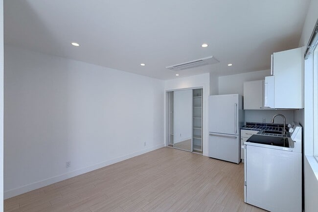 Foto del edificio - 118 Bardsdale Ave