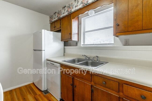 Foto del edificio - 72 Knollwood Dr