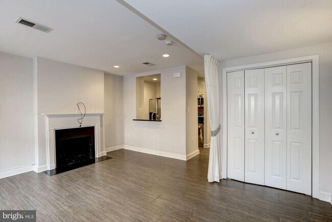 Foto del edificio - 2022 N St NW