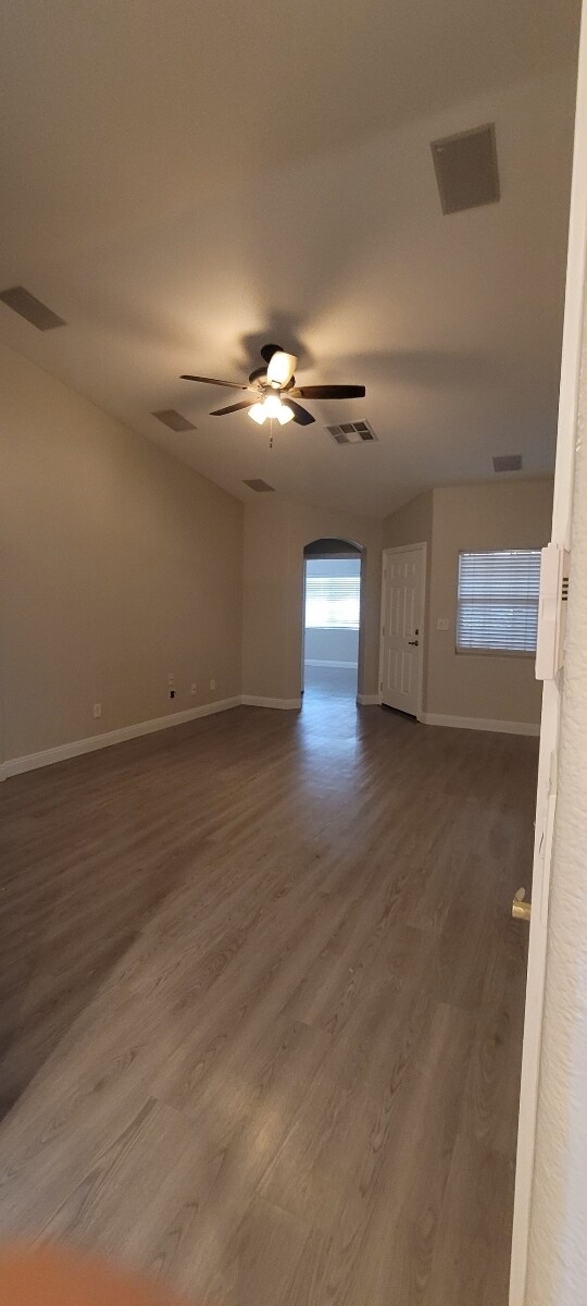 Building Photo - 9321 Pokeweed Ct
