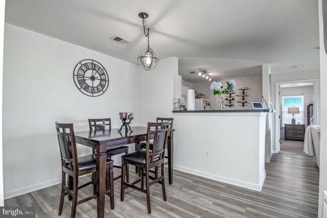 Building Photo - 1066 Gardenview Loop