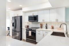 Foto del edificio - 6290 Bahia Del Mar Cir