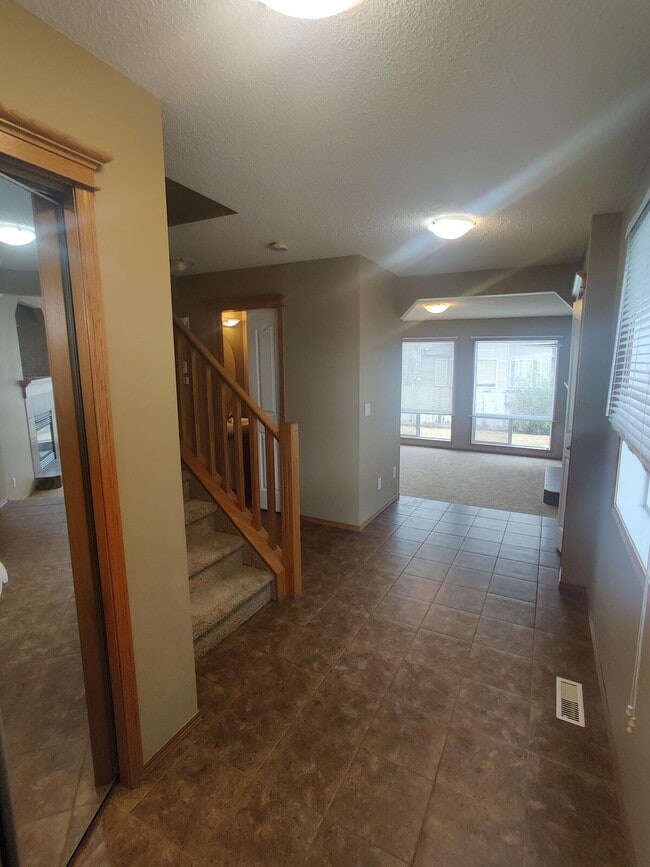 Building Photo - 9011 Royal Oak Way NW