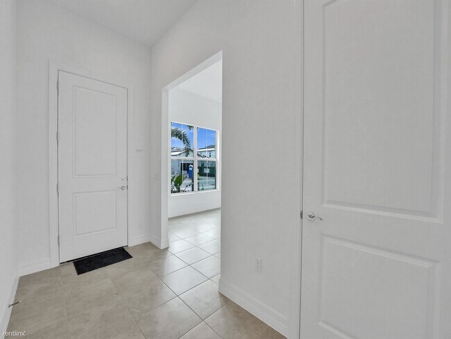 Building Photo - 3 br, 5 bath House - 10373 Northbrook Cir