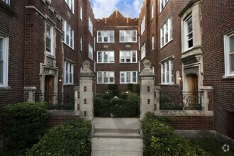 Building Photo - 3000 N Whipple St