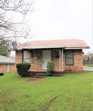 Building Photo - 1428 E Houston St