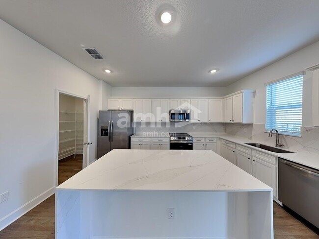 Foto del edificio - 2908 20th Ave W