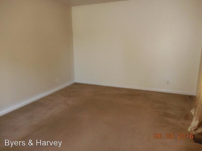 Foto del edificio - 3 br, 2 bath House - 393 Elaine Drive